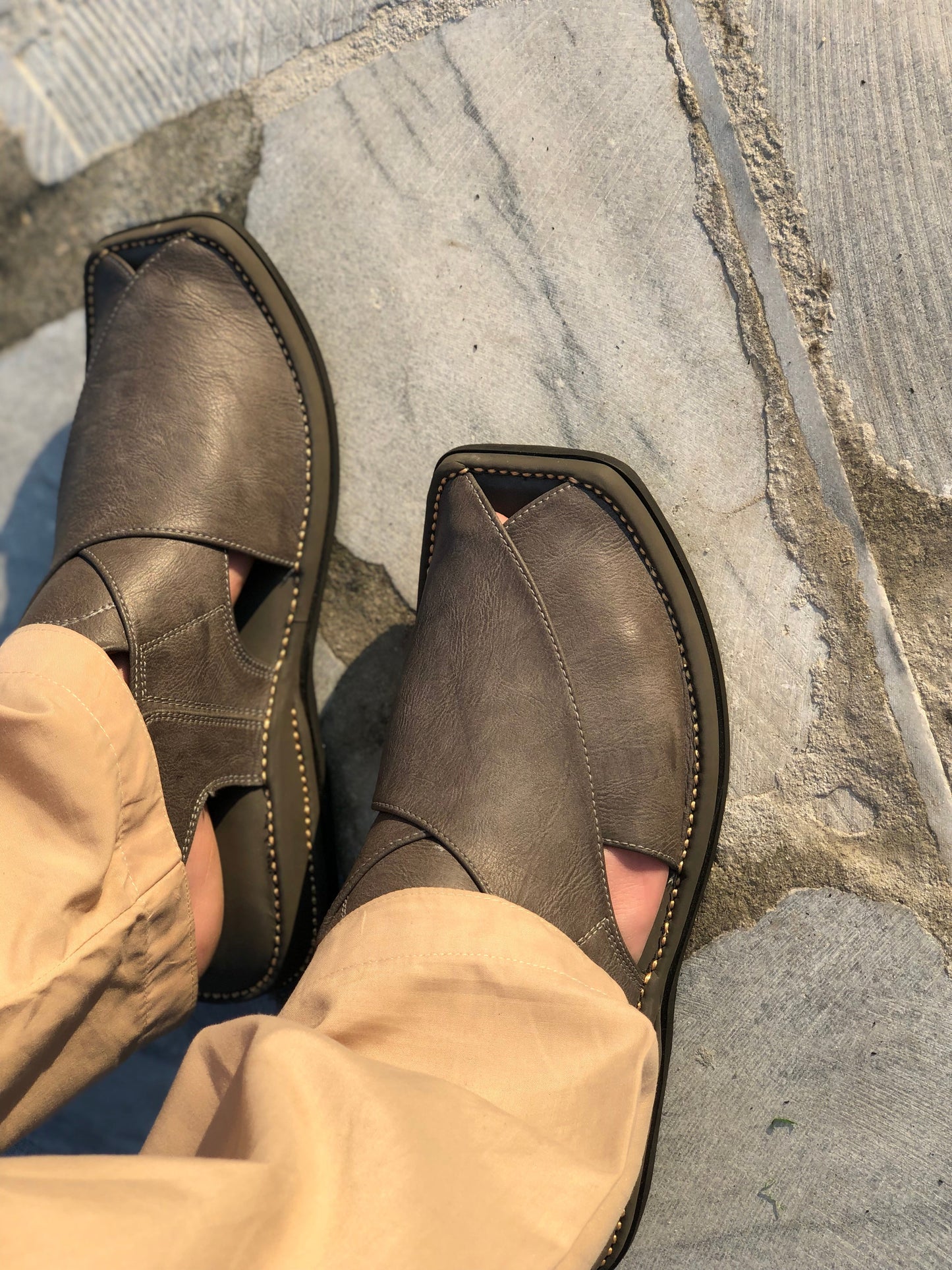Zardary peshwari chappal 🩶