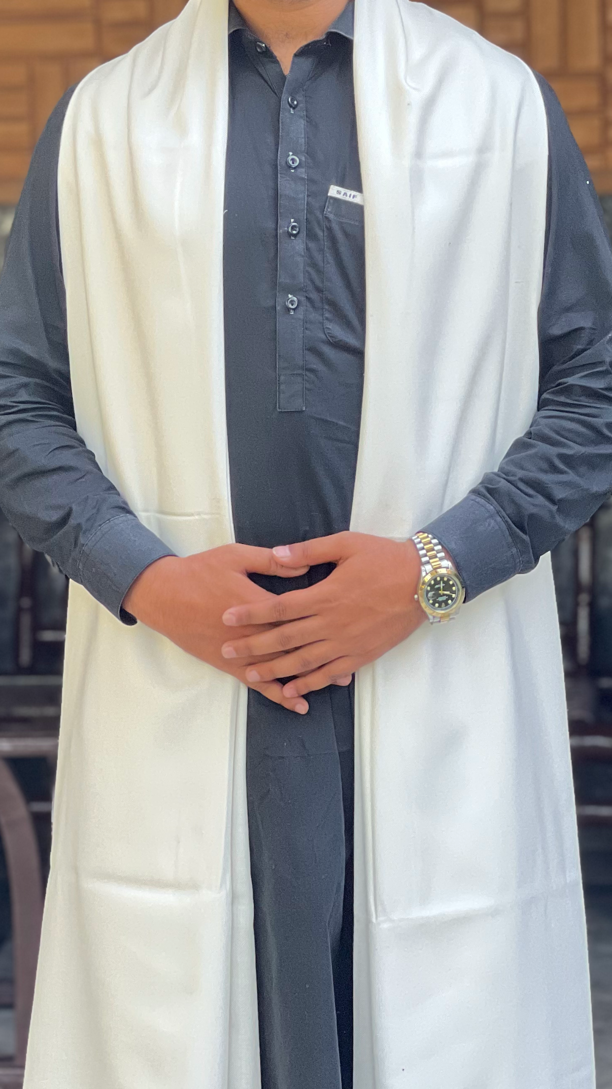 HAND MADE MEN WHITE AND BALCK SHAWL