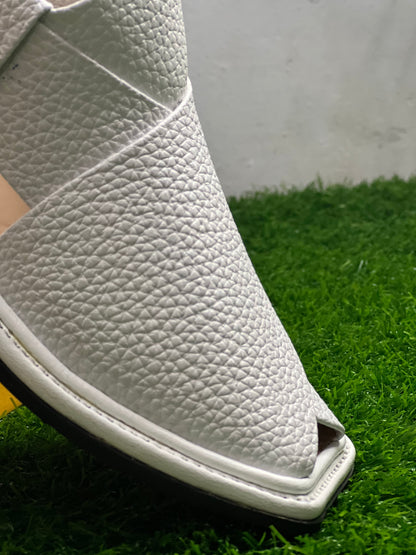 Smart zalmi doted peshawari chappal🤍🖤