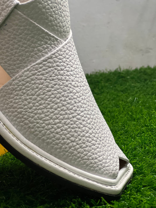 Smart zalmi doted peshawari chappal🤍🖤